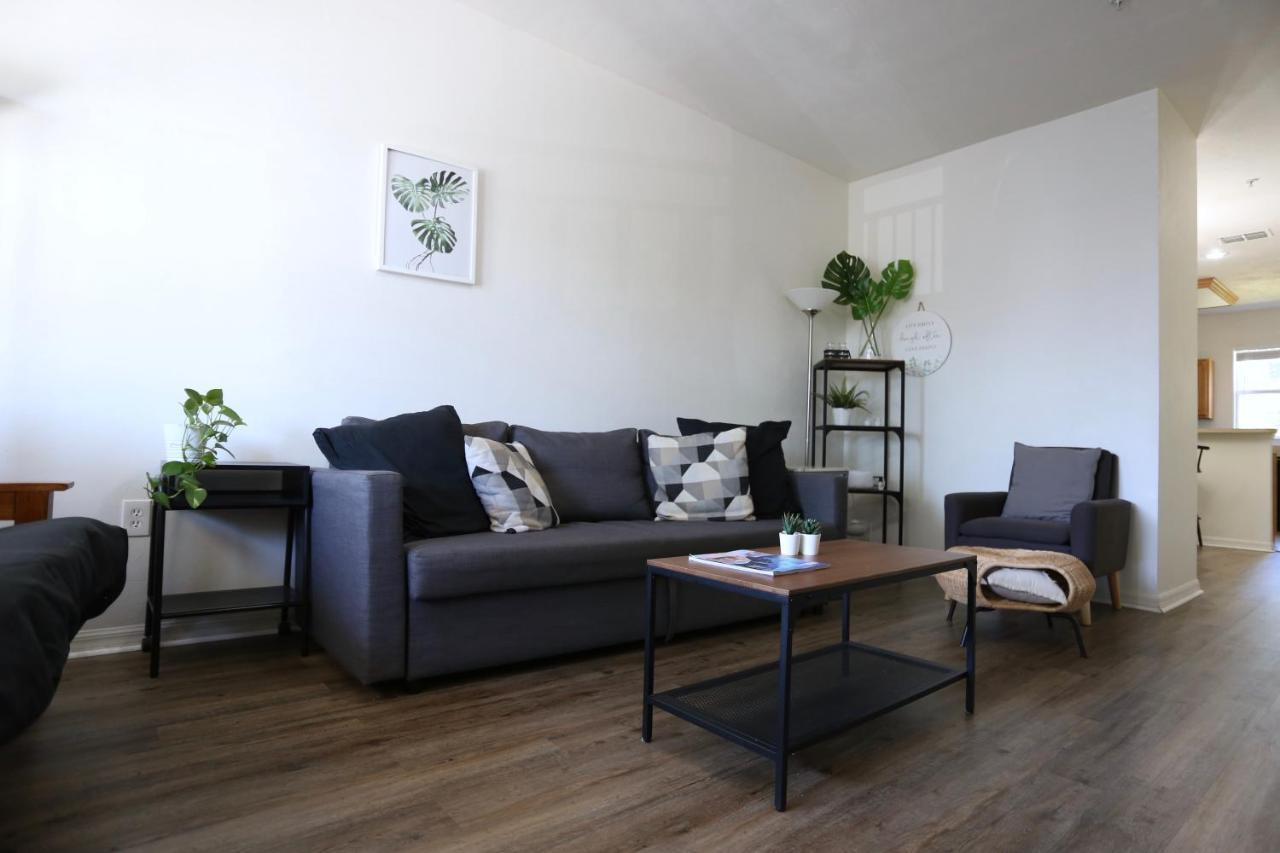 Oaks Modern & Comfy Condo In The Perfect Location Гейнсвилл Экстерьер фото